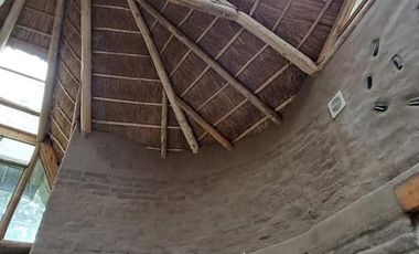 Venta Casa 3 Ambientes Hecha de Adobe con Jardín en Matheu Escobar