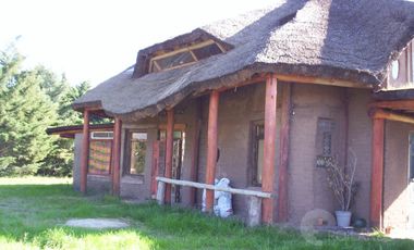 Venta Casa 3 Ambientes Hecha de Adobe con Jardín en Matheu Escobar