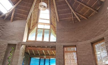 Venta Casa 3 Ambientes Hecha de Adobe con Jardín en Matheu Escobar