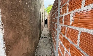 LOCAL CON DOS CASAS A RECICLAR EN VENTA EN Juan de Zamora 3739  (REMEDIOS DE ESCALADA)