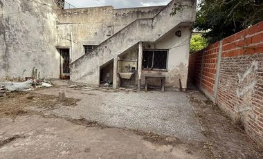 LOCAL CON DOS CASAS A RECICLAR EN VENTA EN Juan de Zamora 3739  (REMEDIOS DE ESCALADA)