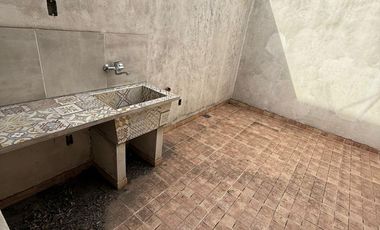 LOCAL CON DOS CASAS A RECICLAR EN VENTA EN Juan de Zamora 3739  (REMEDIOS DE ESCALADA)