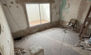 LOCAL CON DOS CASAS A RECICLAR EN VENTA EN Juan de Zamora 3739  (REMEDIOS DE ESCALADA)