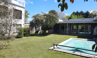 Casa en venta - 1 dormitorio 1 baño - 80mts2 - Azul