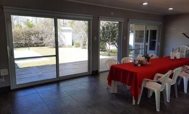 Casa en venta - 1 dormitorio 1 baño - 80mts2 - Azul