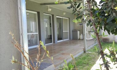 Casa en venta - 1 dormitorio 1 baño - 80mts2 - Azul