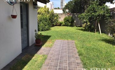Venta de  Casa 3 ambientes con fondo libre en Wilde