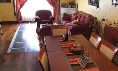 Venta de  Casa 3 ambientes con fondo libre en Wilde