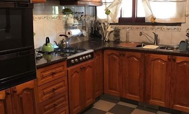Venta de  Casa 3 ambientes con fondo libre en Wilde