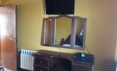 Venta de terreno multifamiliar  con dos casas 1 un departamento a 1cuadra y media del mar