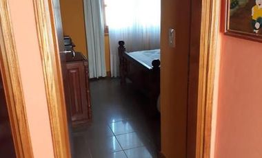 Venta de terreno multifamiliar  con dos casas 1 un departamento a 1cuadra y media del mar
