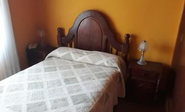 Venta de terreno multifamiliar  con dos casas 1 un departamento a 1cuadra y media del mar