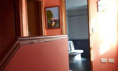 Venta de terreno multifamiliar  con dos casas 1 un departamento a 1cuadra y media del mar