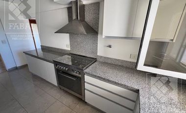 Departamento alquiler centro, 3 dormitorios (suite), 4 baños, quincho c/parrilla y 2 cocheras, nivel gerencial