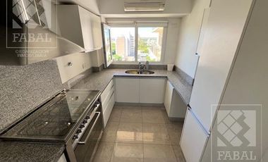 Departamento alquiler centro, 3 dormitorios (suite), 4 baños, quincho c/parrilla y 2 cocheras, nivel gerencial