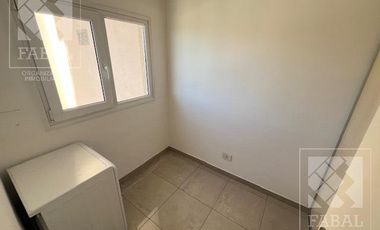 Departamento alquiler centro, 3 dormitorios (suite), 4 baños, quincho c/parrilla y 2 cocheras, nivel gerencial
