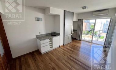 Departamento alquiler centro, 3 dormitorios (suite), 4 baños, quincho c/parrilla y 2 cocheras, nivel gerencial
