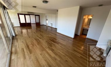 Departamento alquiler centro, 3 dormitorios (suite), 4 baños, quincho c/parrilla y 2 cocheras, nivel gerencial