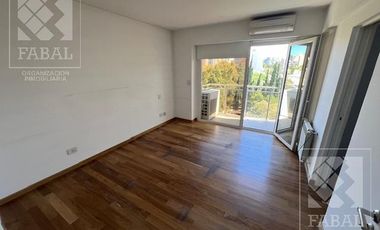Departamento alquiler centro, 3 dormitorios (suite), 4 baños, quincho c/parrilla y 2 cocheras, nivel gerencial