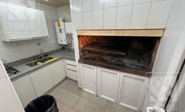Departamento alquiler centro, 3 dormitorios (suite), 4 baños, quincho c/parrilla y 2 cocheras, nivel gerencial