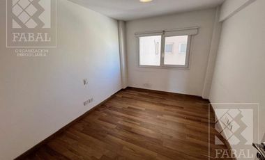 Departamento alquiler centro, 3 dormitorios (suite), 4 baños, quincho c/parrilla y 2 cocheras, nivel gerencial