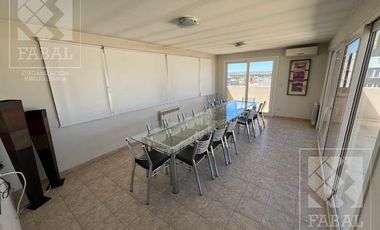 Departamento alquiler centro, 3 dormitorios (suite), 4 baños, quincho c/parrilla y 2 cocheras, nivel gerencial