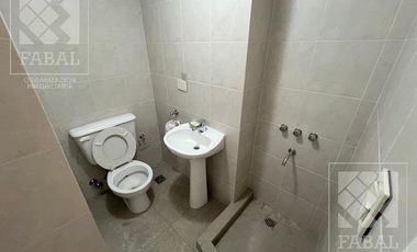 Departamento alquiler centro, 3 dormitorios (suite), 4 baños, quincho c/parrilla y 2 cocheras, nivel gerencial