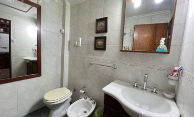 Venta casa 4 ambientes con quincho y cochera en Don Bosco