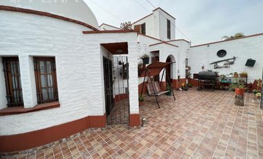 Venta casa 4 ambientes con quincho y cochera en Don Bosco