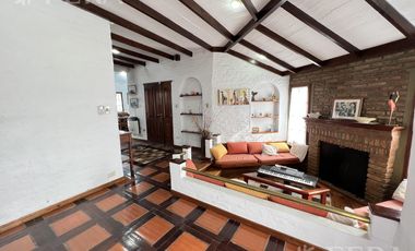 Venta casa 4 ambientes con quincho y cochera en Don Bosco