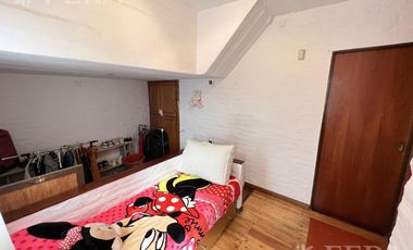 Venta casa 4 ambientes con quincho y cochera en Don Bosco