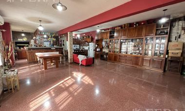 Venta casa 4 ambientes con quincho y cochera en Don Bosco