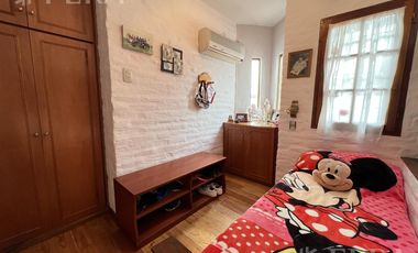 Venta casa 4 ambientes con quincho y cochera en Don Bosco