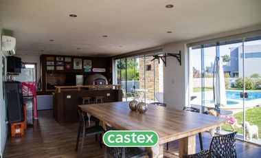 Casa en venta en Terralagos, Canning