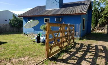 Casa en venta - 2 Dormitorios 1 Baño - 260mts2 - Aguas Verdes