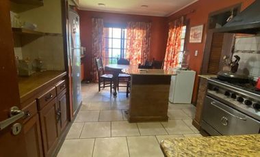 Casa venta 3 dormitorios venta - Cocheras- Pilar