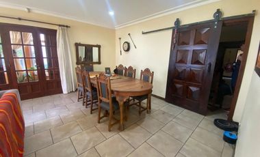 Casa venta 3 dormitorios venta - Cocheras- Pilar