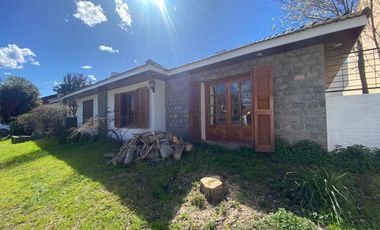 Casa venta 3 dormitorios venta - Cocheras- Pilar