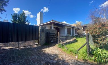 Casa venta 3 dormitorios venta - Cocheras- Pilar