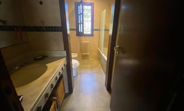 Casa venta 3 dormitorios venta - Cocheras- Pilar