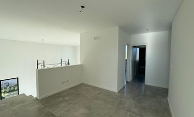 San Matías | Venta | Importante casa a laguna a estrenar en área 5