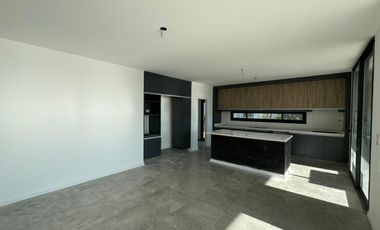 San Matías | Venta | Importante casa a laguna a estrenar en área 5