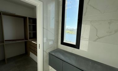 San Matías | Venta | Importante casa a laguna a estrenar en área 5