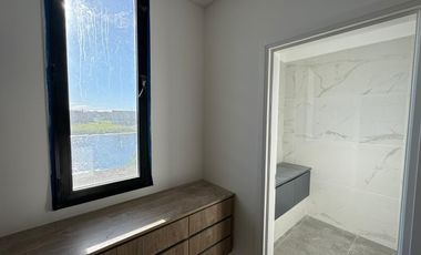 San Matías | Venta | Importante casa a laguna a estrenar en área 5