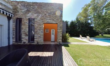 Casa 4 ambientes VENTA Parque Las Naciones