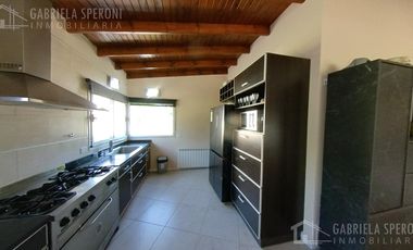 Casa 4 ambientes VENTA Parque Las Naciones