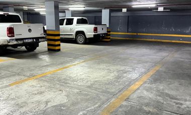 Amplias cocheras apta camioneta en VENTA en Balcarce al 400, Barrio Norte