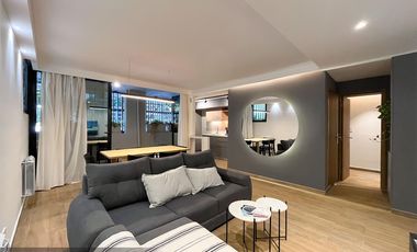 Venta departamento tipo duplex de cuatro dormitorios con balcón, cochera y patio. Rosario, Abasto