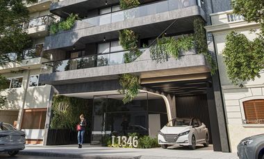 Venta departamento tipo duplex de cuatro dormitorios con balcón, cochera y patio. Rosario, Abasto