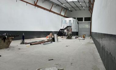 Depósito - Galpón de 600m2  en  La Boca - ALQUILER